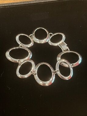 Silver Open Oval Link Bracelet - Women's Jewelry B46
